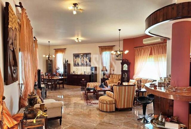 4 Bedroom Villa With Pool For Sale In Green Dot Area Strovolos, Nicosia – photo 3