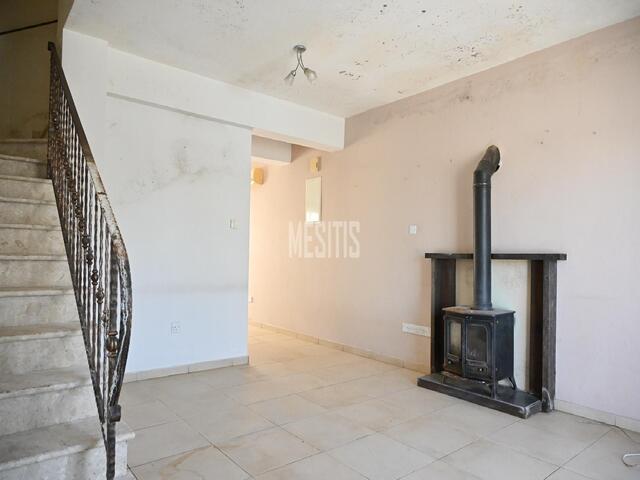 detachedHouse-a3b5ef02-4cec-4962-a389-5fbd7349ed14_Wtr.jpg