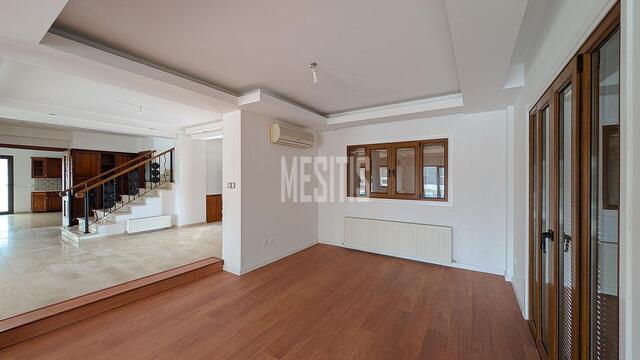 detachedHouse-2040fd7c-633a-4044-a23e-3c0d9bc482f8_Wtr.jpg
