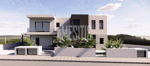 detachedHouse-91ae1800-ce0b-48c8-817b-087f96bbc37f_Wtr.jpg