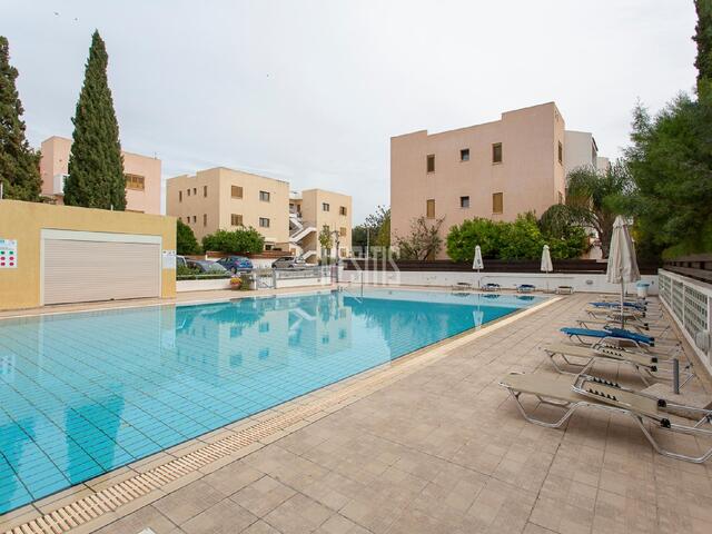 1 bedroom apartment with communal pool for sale in Agios Theodoros, Paphos – photo 1