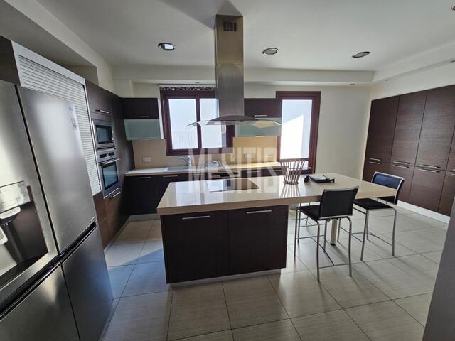 apartment-6c107069-335d-4f14-93e4-2d08bbc92eec_Wtr.jpg