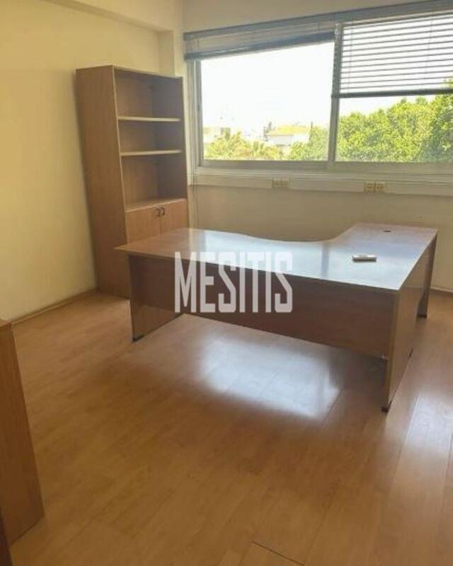 office-f1ac184d-3259-4e89-96a0-a38da859d593_Wtr.jpg