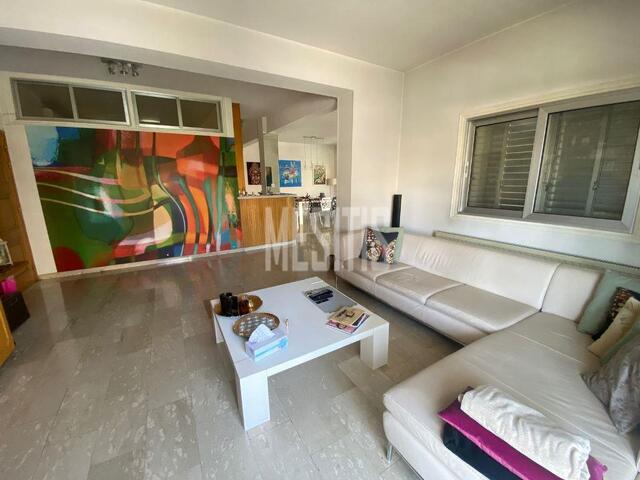 apartment-f335ee52-507b-437a-991b-828a7a00f70d_Wtr.jpg
