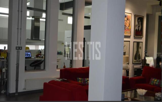 office-2297ac89-5362-4a60-9482-470ce2ca5725_Wtr.jpg