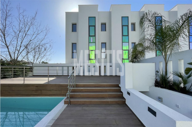 detachedHouse-c47ebea6-94a5-4f7b-b6f2-ad23ba72d050_Wtr.png