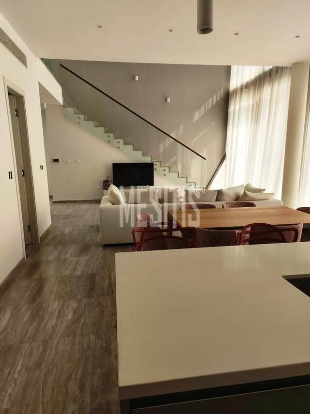 detachedHouse-0c8c0d0e-58f5-4ae8-828d-6e96d2852899_Wtr.jpg