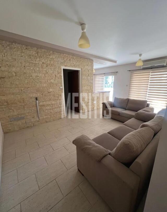 apartment-4bc831b1-3fff-4251-b4c0-27c1563d2de1_Wtr.jpg