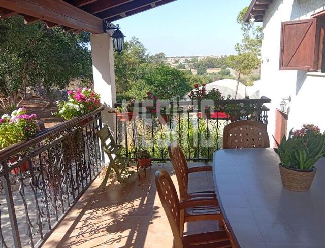 Traditional 4-Bedroom House for Sale in Maroni, Larnaca – photo 2