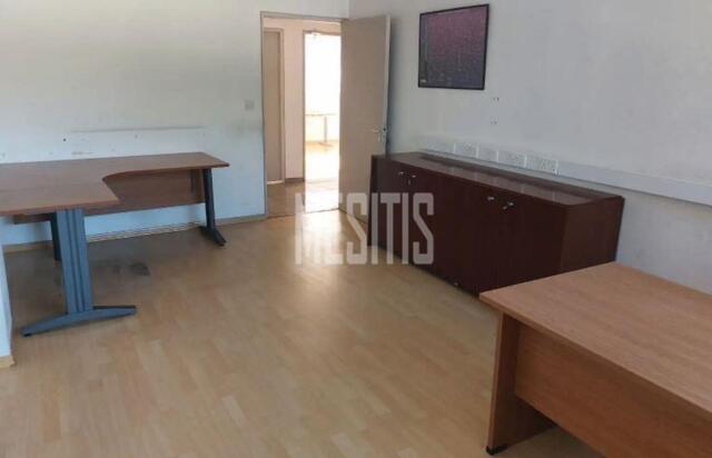 office-ae9aeb43-dc8d-4002-bf87-e7852938fa43_Wtr.jpg