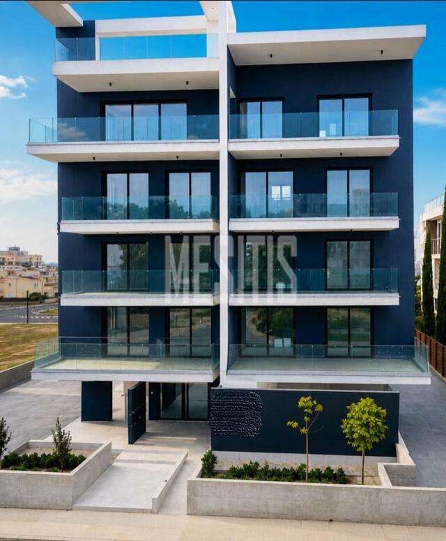 apartment-170f6040-f83e-47d4-817f-37e92665d2d4_Wtr.jpg