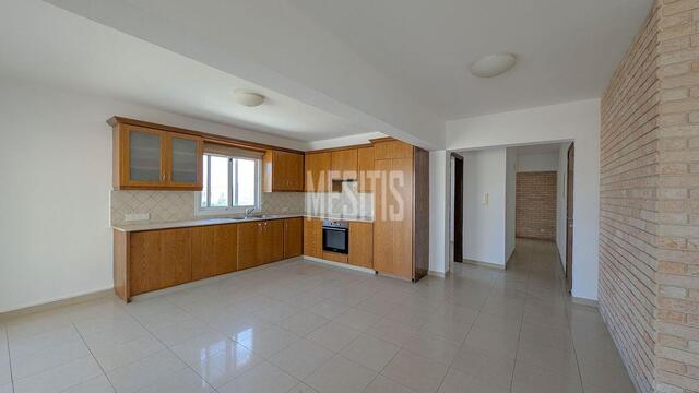 apartment-0b04b656-fcc7-4de3-b9df-efc9bd700210_Wtr.jpg