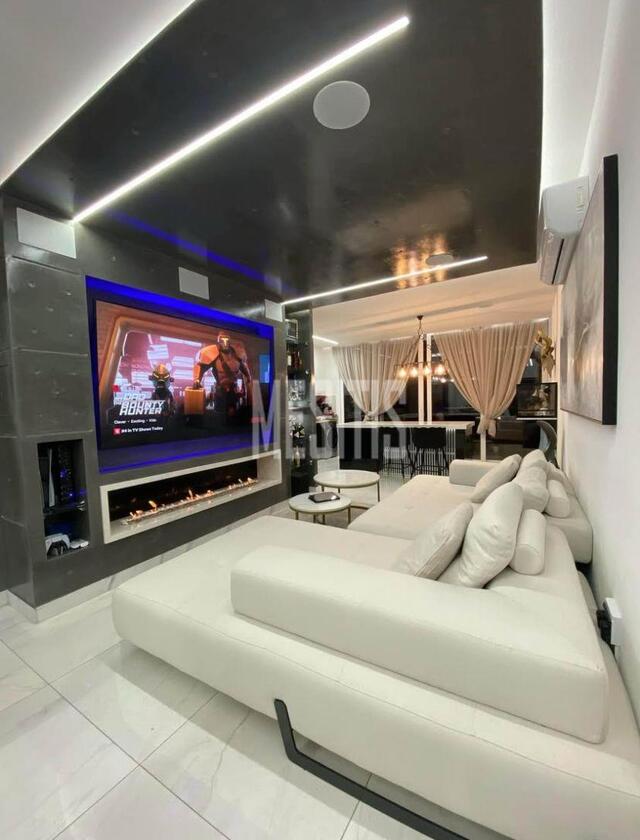 apartment-f5a6beaa-c73e-4c92-b703-c42a30a473e7_Wtr.jpeg