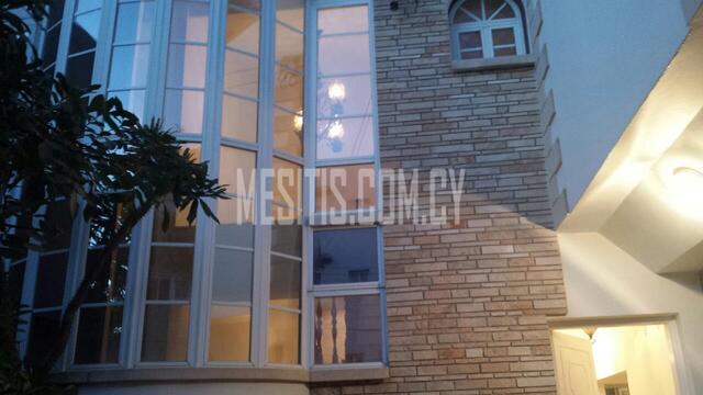 detachedHouse-474f0b58-81a6-4fa7-bd5e-c38876cccad9_Wtr.jpeg