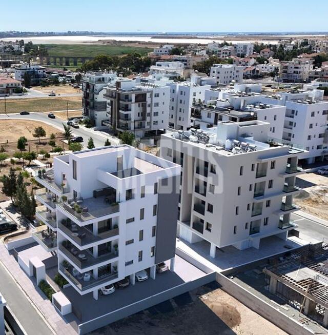 apartment-a851a9a7-9246-4387-a924-5321e3fb42d8_Wtr.jpg