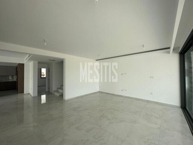 detachedHouse-4eab1b57-5fd2-4467-a580-602931439733_Wtr.jpg