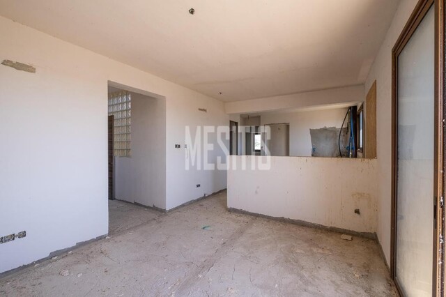 apartment-55e24679-a951-4ac2-ba49-9b757df2c63a_Wtr.jpeg