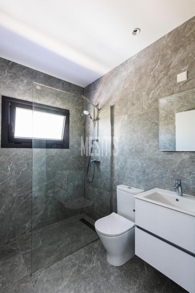 apartment-e5fd2076-beb4-467b-a796-1c1d3b86efb4_Wtr.jpg