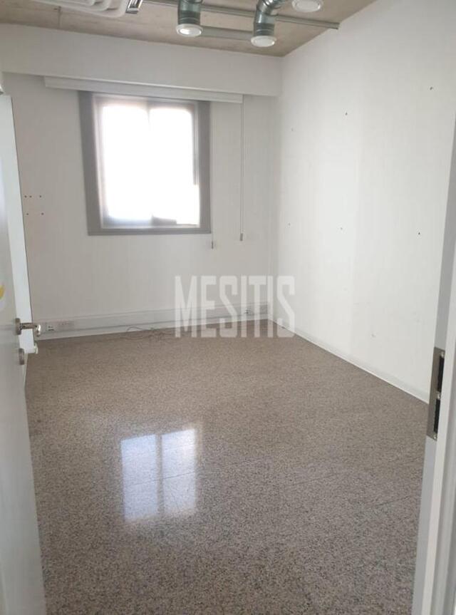 office-86d1ac43-85ec-4c7a-a6e3-c93b4aec5121_Wtr.jpg