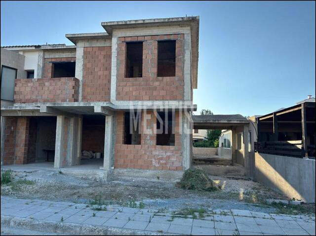 detachedHouse-23545f62-7406-46d1-85cb-62d86c7792c8_Wtr.jpg