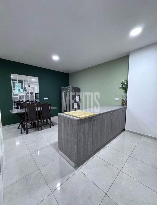 apartment-74383da0-16e1-424a-809d-95d913f1d933_Wtr.jpeg