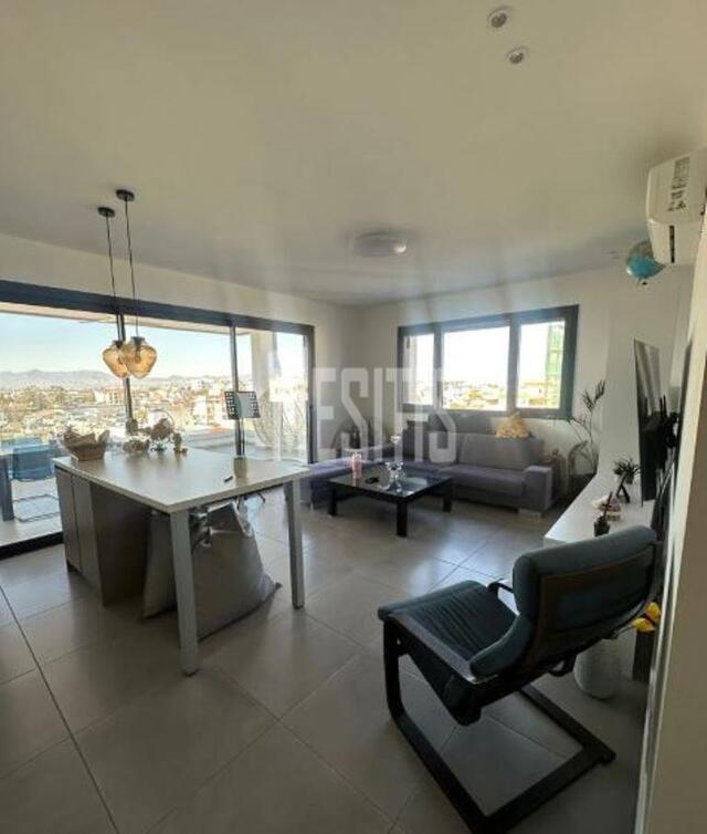 Spacious 2-bedroom apartment with a large veranda for rent in Latsia. – photo 1