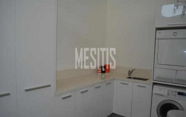 office-27ca3f8b-8ff4-4162-831c-f83ea04f94d8_Wtr.jpg