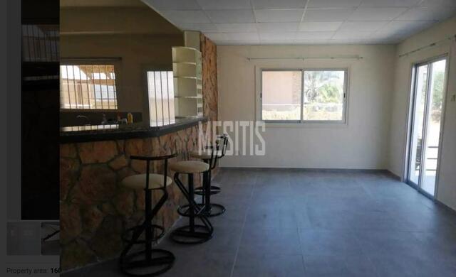 detachedHouse-7f783a31-19fa-4a51-b7ec-e84331db1221_Wtr.jpg
