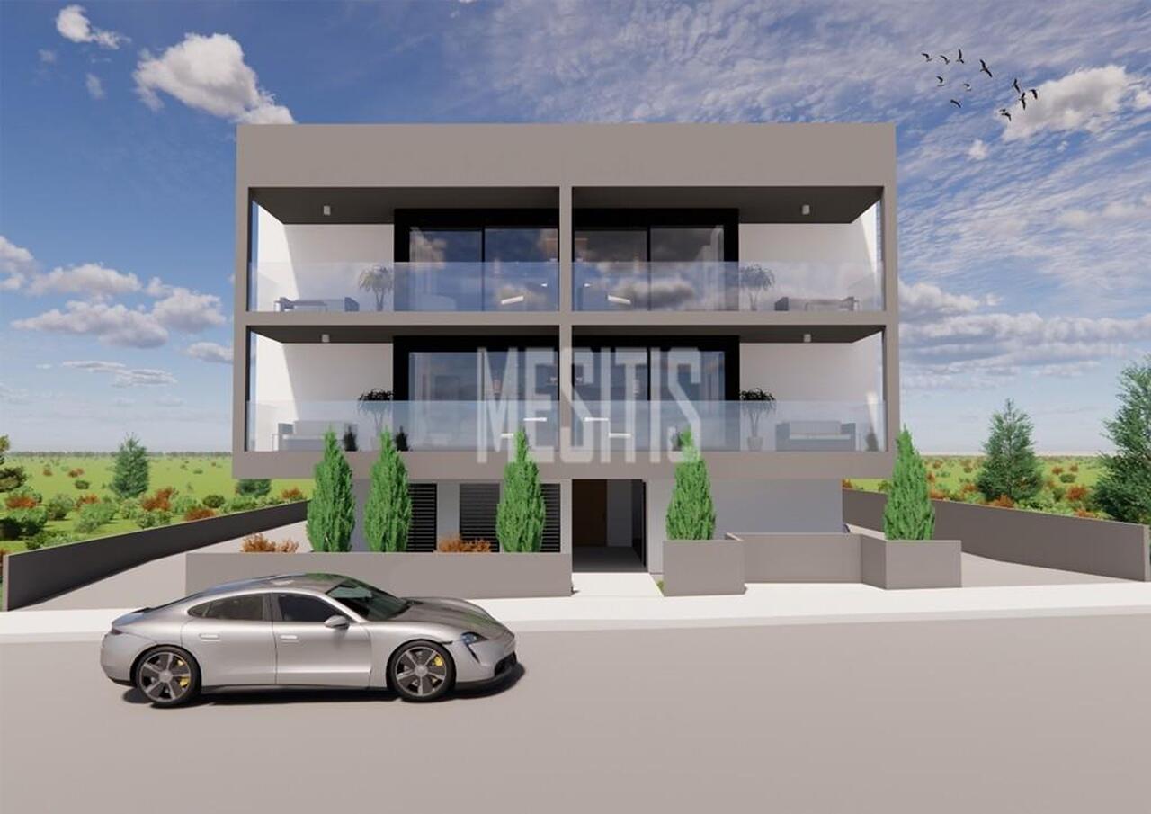 apartment-3373e71e-aa26-412e-9269-bc52135d947b_Wtr.jpg