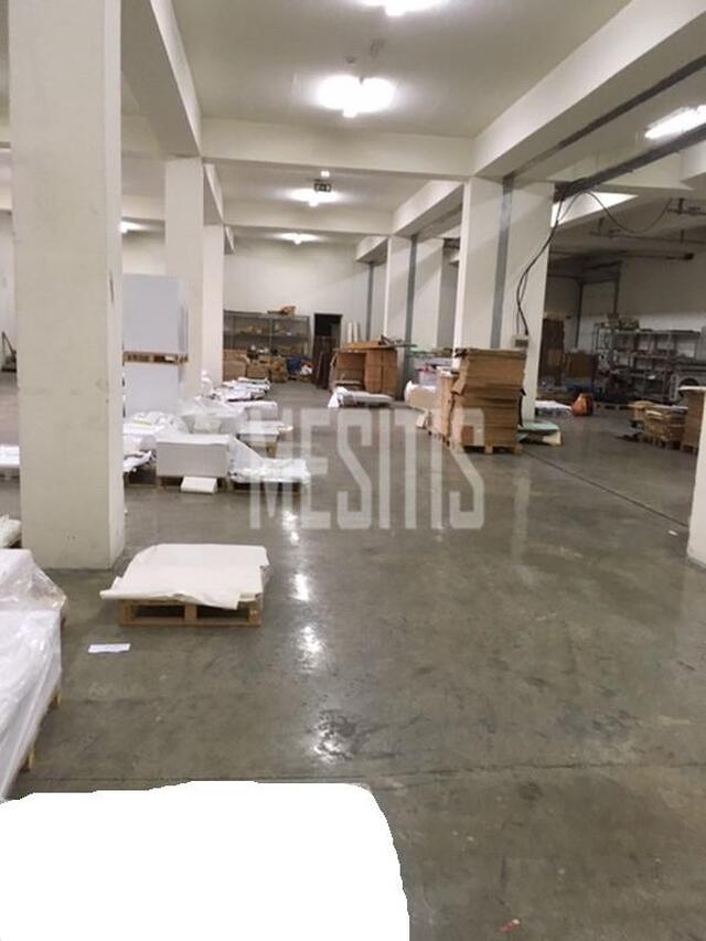 warehouse-93b20361-69af-452b-a7ab-ad5417abdb4b_Wtr.jpeg