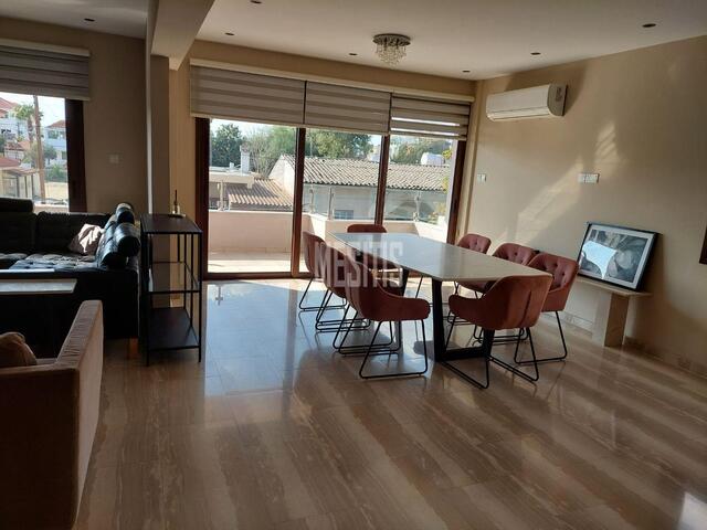 apartment-fcb4b472-4e46-409e-a6fa-06dd5c43122b_Wtr.jpg