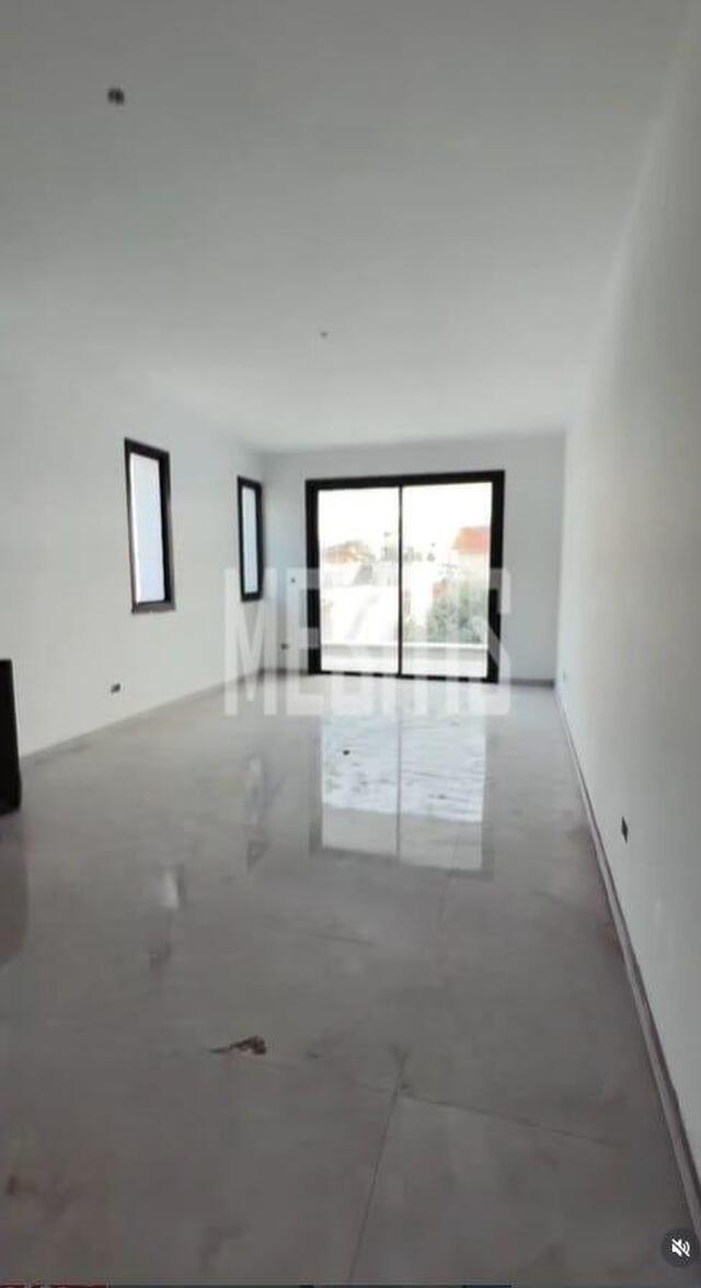 apartment-7938d9e7-278d-42dc-8af3-316bc734e6c7_Wtr.jpg