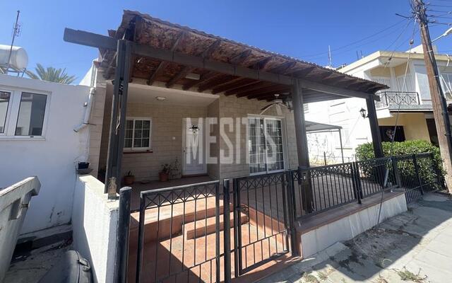 detachedHouse-7469d455-c274-4825-bb7f-c52c5a5c4ba6_Wtr.jpg