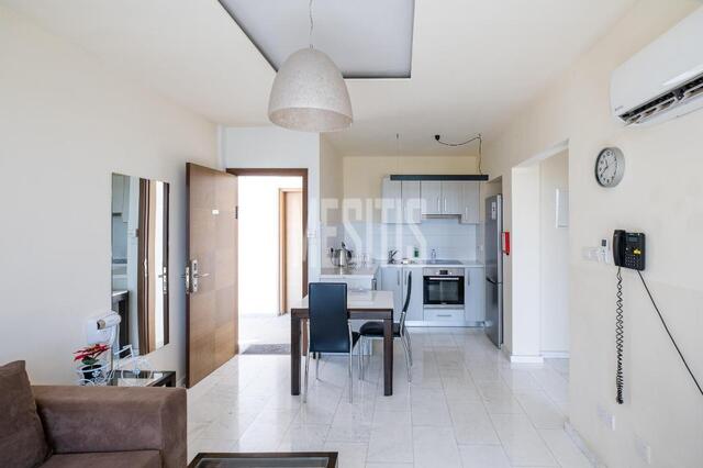 apartment-7cf9d03e-dde4-455c-b915-3cb34d144203_Wtr.jpg
