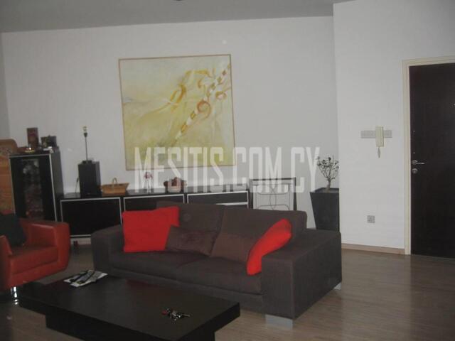 apartment-3ce643bb-8413-4024-b44b-b7187ec1be53_Wtr.jpeg
