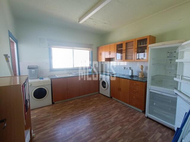 apartment-d4f44b65-8bf0-4dc0-8f1d-73bb7d253678_Wtr.jpeg