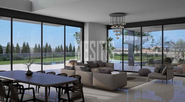 detachedHouse-242416dc-e919-433a-8094-afae851e76cf_Wtr.jpg