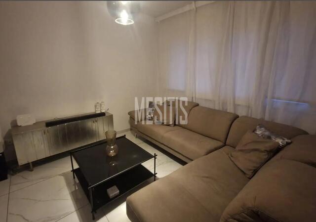apartment-de9925db-81ed-46ec-b239-d938ad9102b6_Wtr.jpg