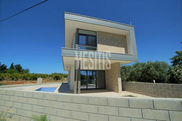 detachedHouse-d4bf9169-6e52-4472-a7d8-b722f5b8b9a9_Wtr.jpeg