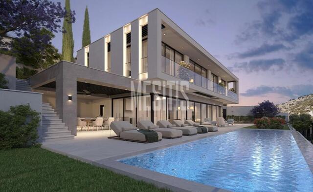 detachedHouse-10fd3eb1-ccfd-4843-a5a8-79d24de14616_Wtr.jpg