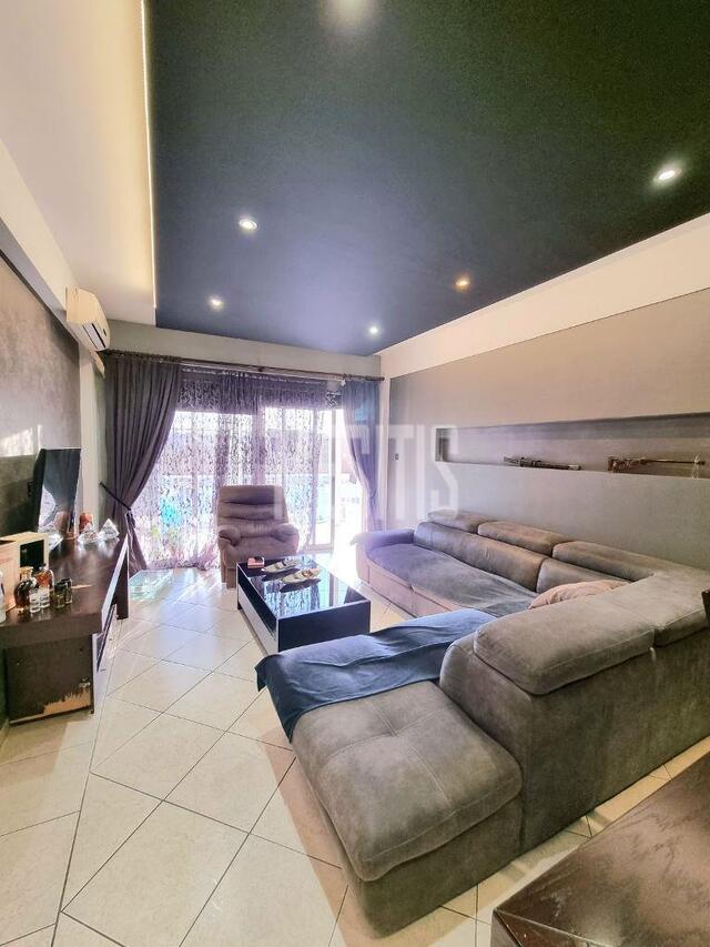 apartment-1be6bcda-86d2-494a-a58a-3684923e5bea_Wtr.jpeg