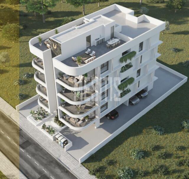 apartment-db4e5ce9-ecb0-41e1-98bb-421e014be744_Wtr.jpg