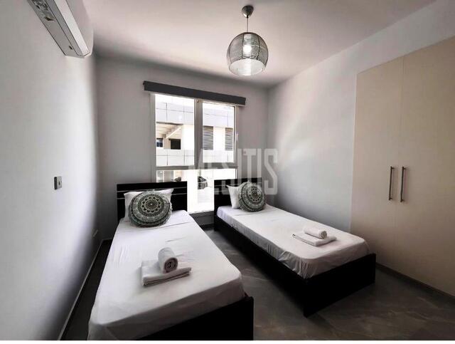 apartment-72d79c42-509d-45aa-ba21-1f910be9a865_Wtr.jpg