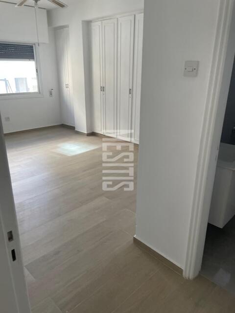 office-56d4f8da-657e-4196-8ae0-7faed611e5a8_Wtr.jpg