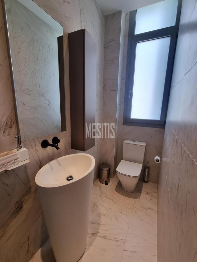 apartment-4028ae79-0ac6-48d8-a77c-4ca67820d74f_Wtr.jpeg