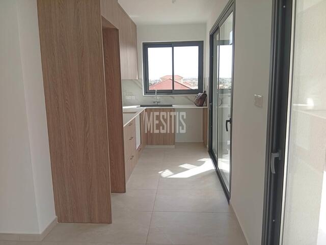 apartment-28fd5811-f96a-46ea-b2d4-7632fe792583_Wtr.jpg