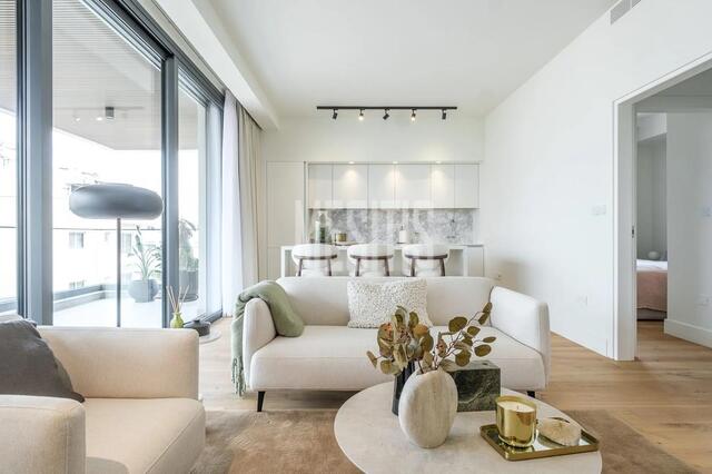 apartment-e64533b8-07f2-4f33-a723-4bc3f4e2bf56_Wtr.jpg