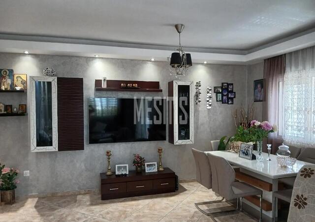 apartment-804c1efc-5d55-4720-8806-d5366340bee9_Wtr.jpg