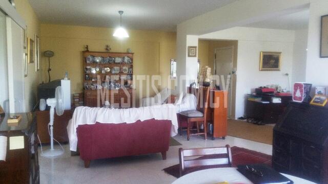 apartment-f2ec9891-7d75-4ad3-a63e-cbe79c67e32b_Wtr.jpeg