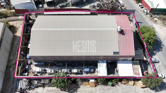 warehouse-412d27cd-4b4d-459f-924f-bc0fae91635a_Wtr.jpeg